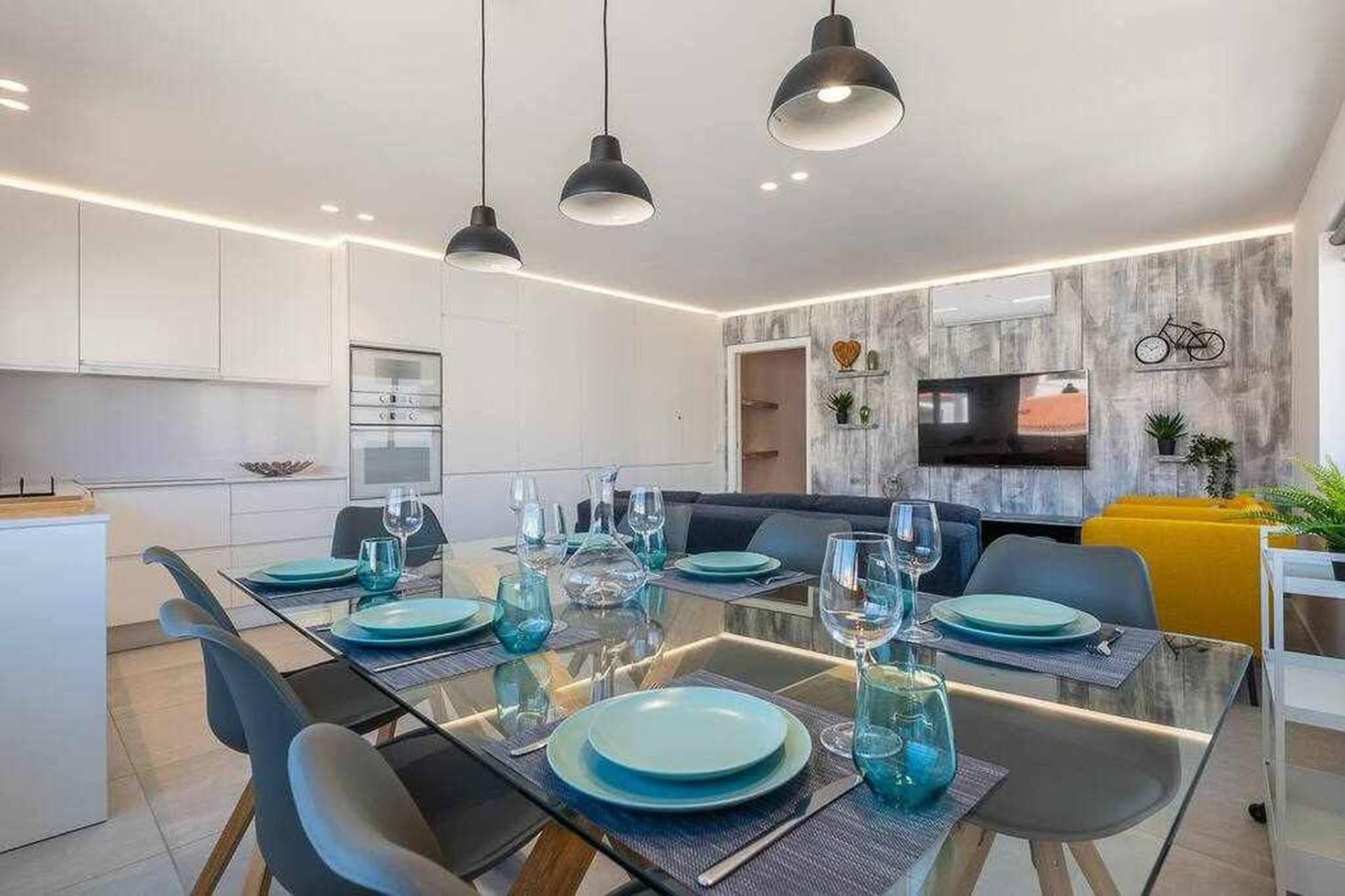 Central Town 2-Bedroom Apartment Αλμπουφέιρα Εξωτερικό φωτογραφία