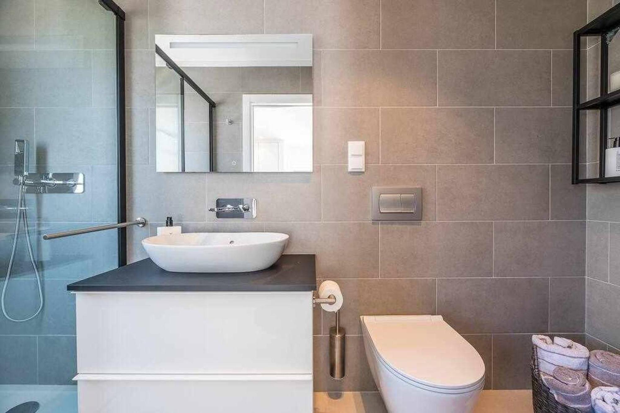 Central Town 2-Bedroom Apartment Αλμπουφέιρα Εξωτερικό φωτογραφία