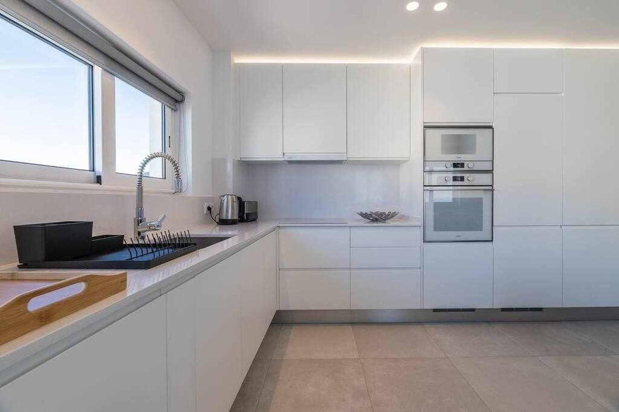 Central Town 2-Bedroom Apartment Αλμπουφέιρα Εξωτερικό φωτογραφία