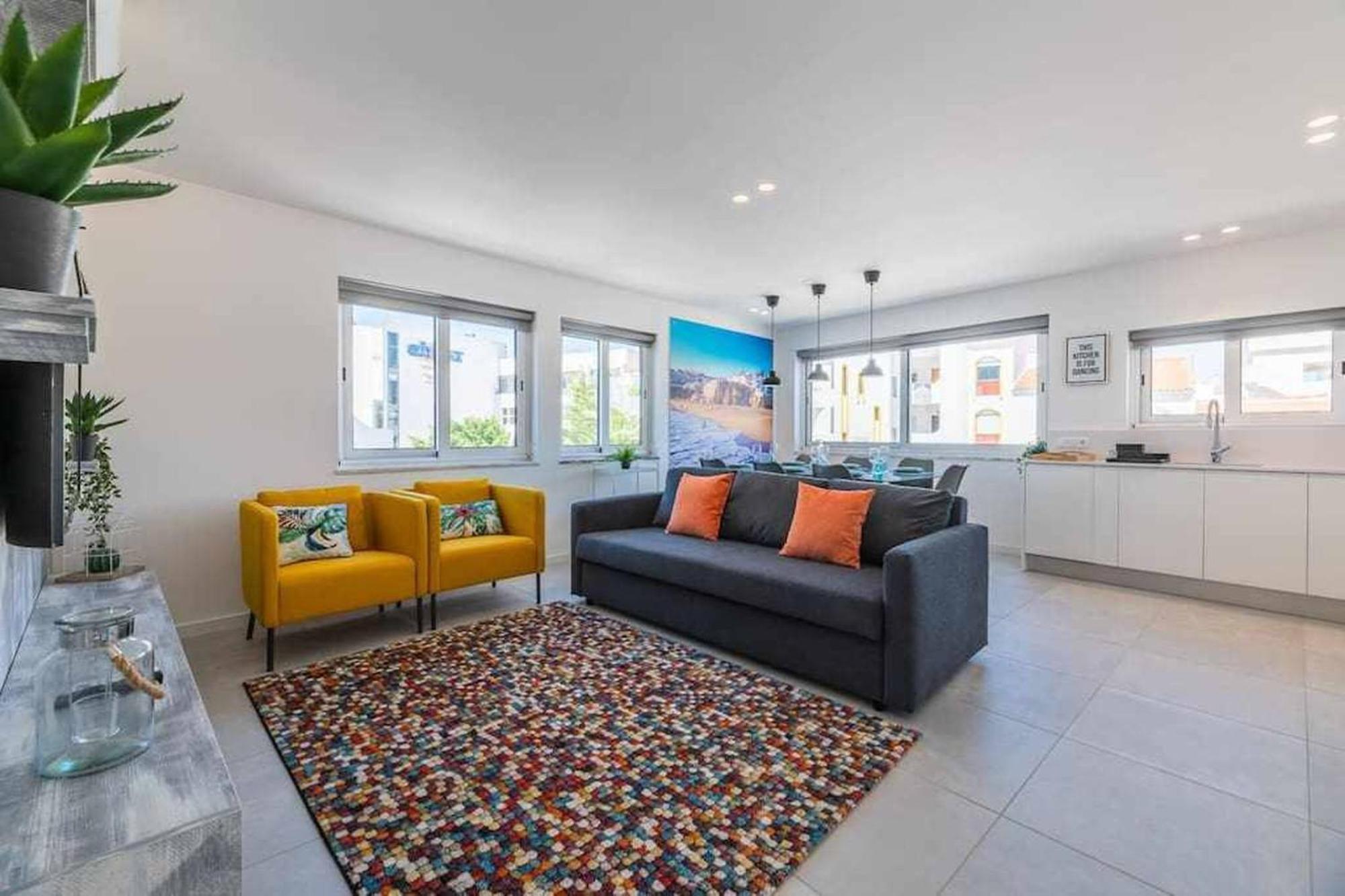 Central Town 2-Bedroom Apartment Αλμπουφέιρα Εξωτερικό φωτογραφία